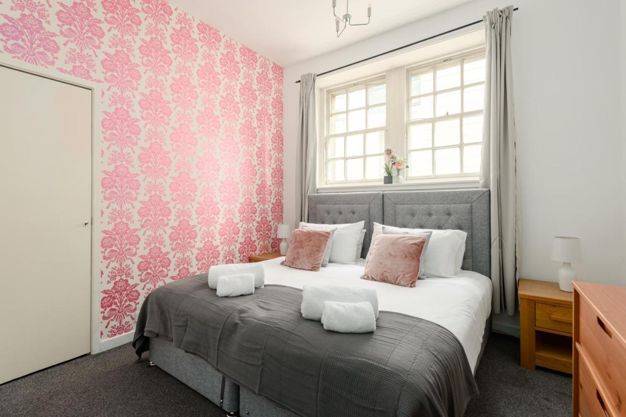 2 Bedroom Royal Mile Apartment Edinburgh Exterior photo